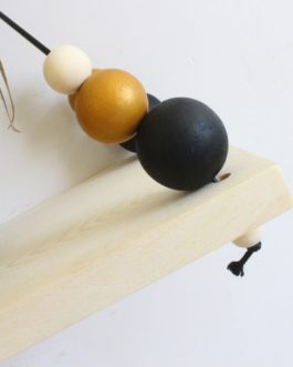 Retro Wooden Decoration Shelf With Wooden Beads